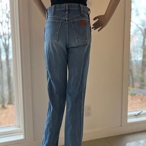 Vintage 1970s Wrangler high waisted straight leg jeans 28 x 31